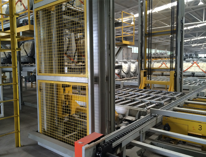 上下升降機(jī)